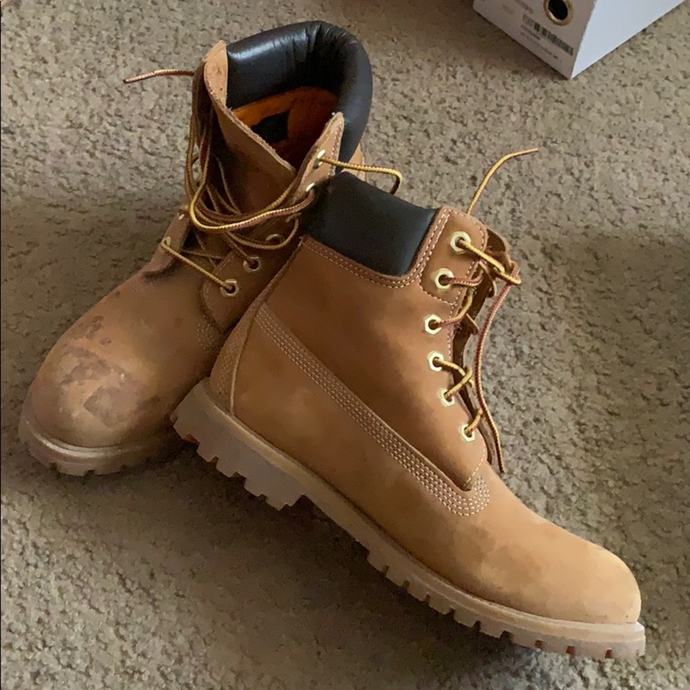 7.5 Women’s Timberland Boots 🥾